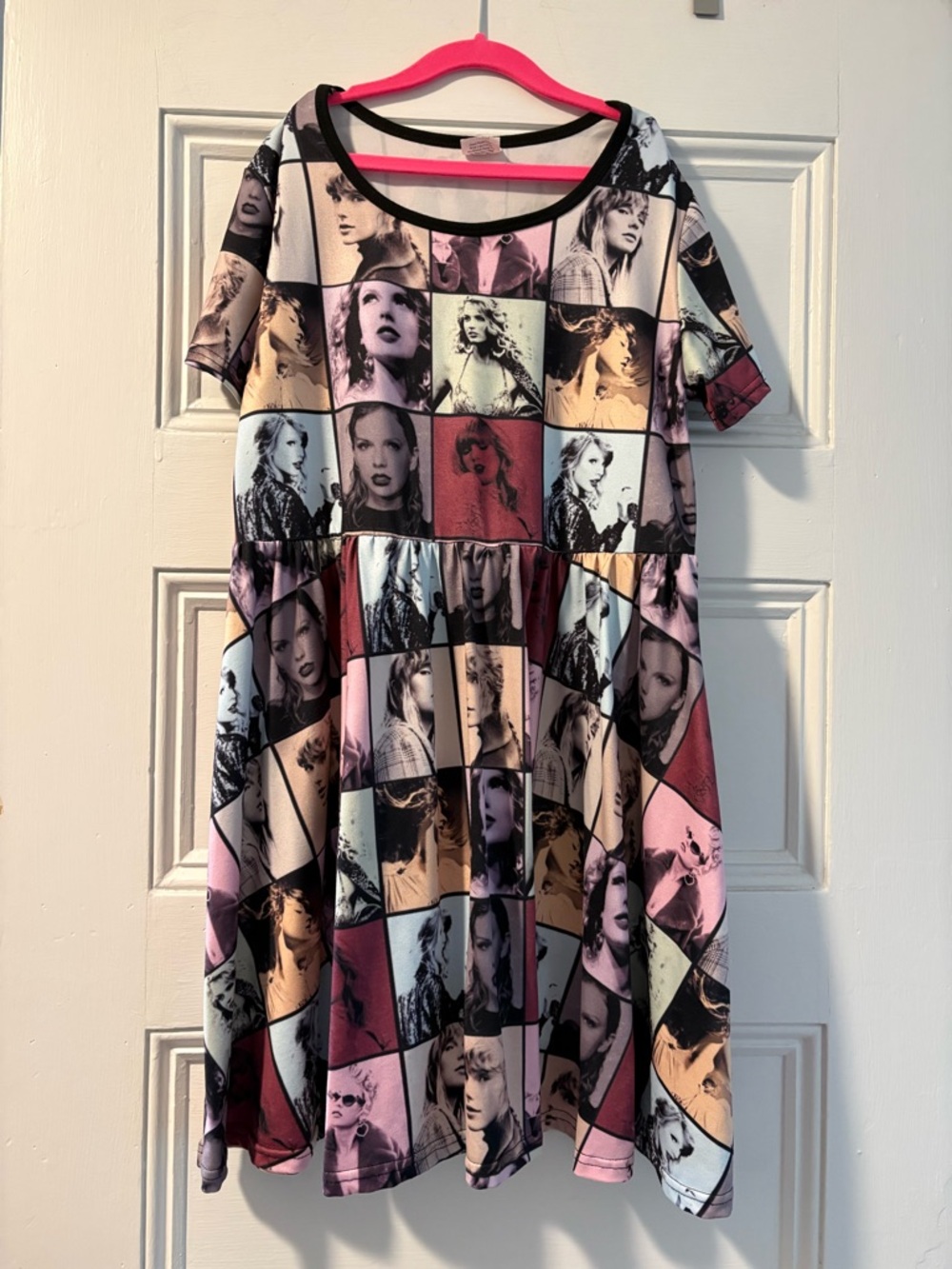 Kids Short Sleeve Photo-Print Dress in Multi-Color